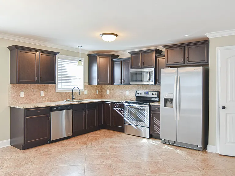 3640 Fox Tail Dr — Photo 7