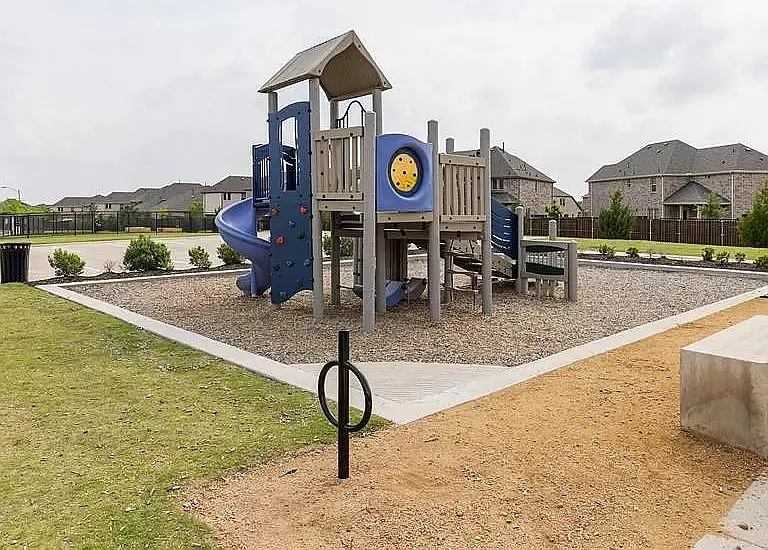 8283 Vitex Ave — Photo 32