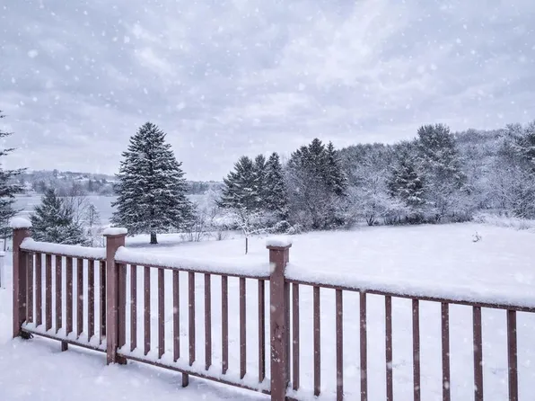 E2708 Green Knoll Drive, La Valle, WI 53941