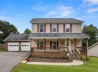 525 East St, Candler, NC 28715