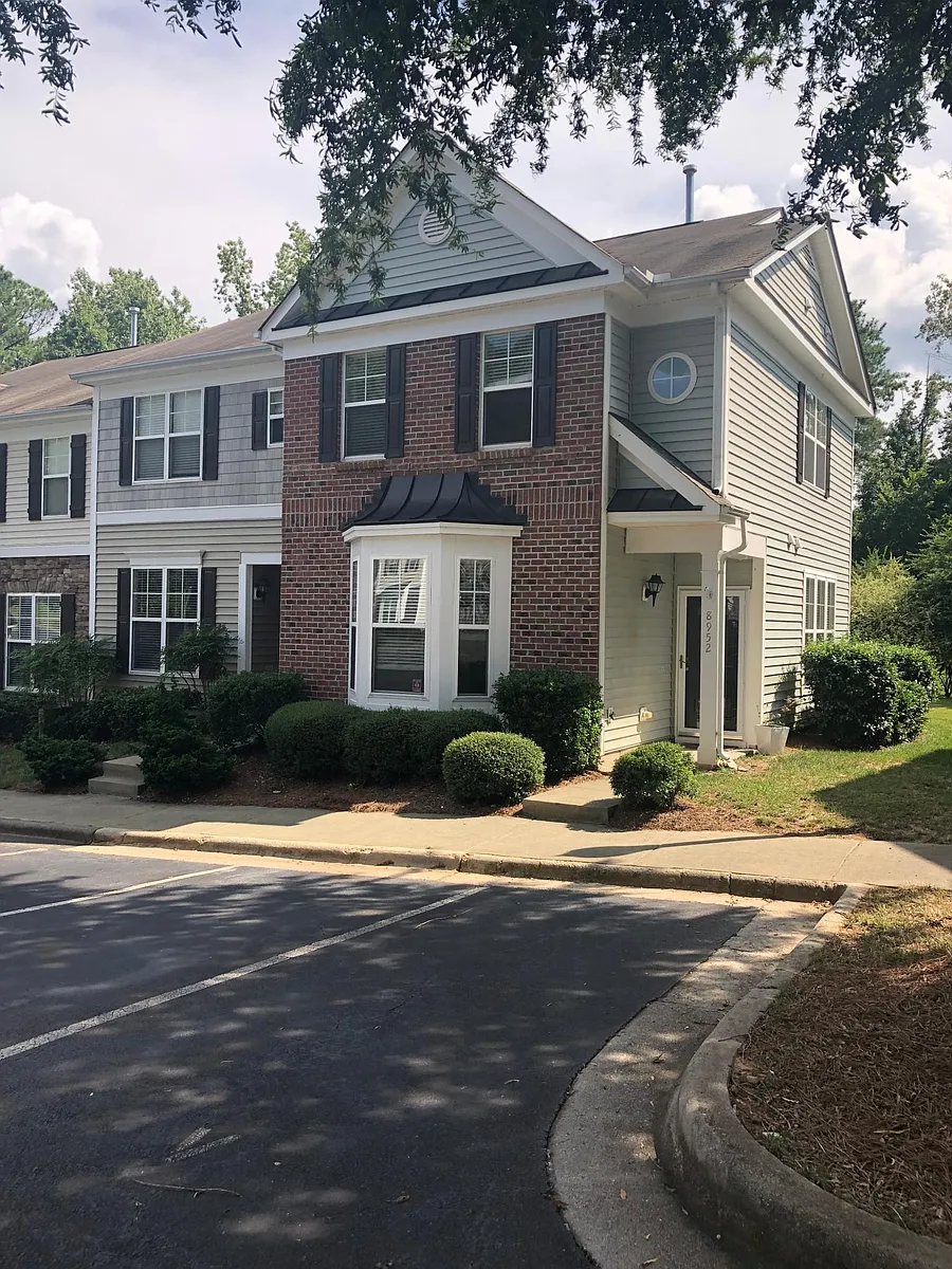 Building Photo - 8952 Camden Park Dr