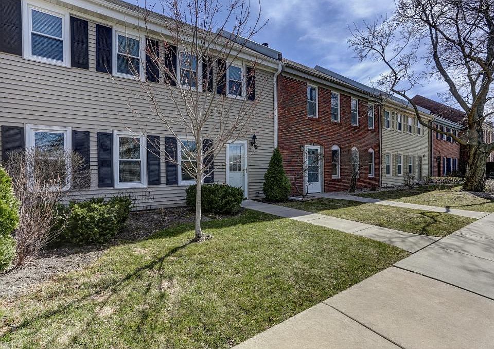 1st image of 582 Maple Park Dr