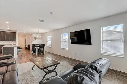 4602 Reisswood Loop — Photo 7