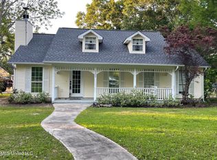 8600 Shetland Dr, Vancleave, MS 39565