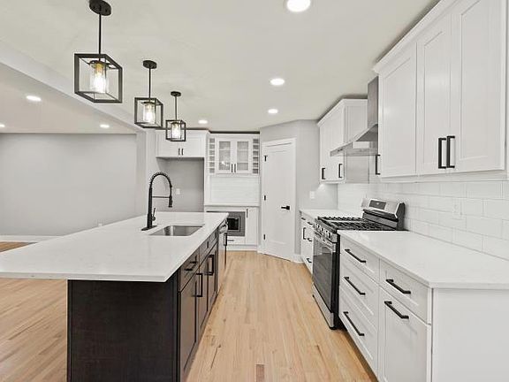 2nd image of 9803 W 99th Pl