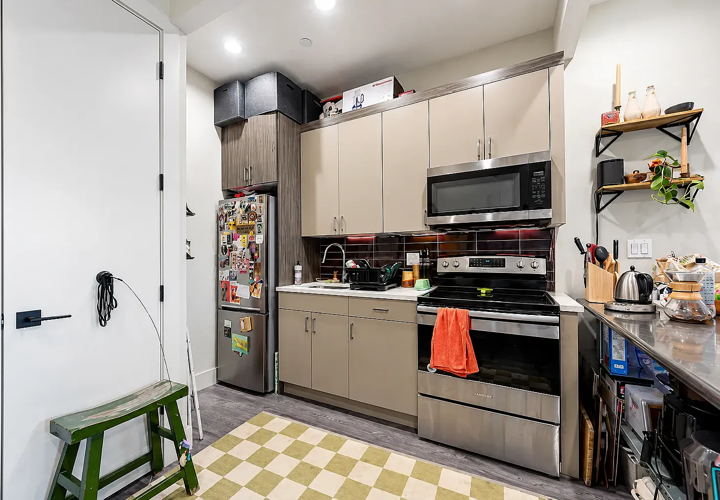 697 De Kalb Avenue — Photo 3