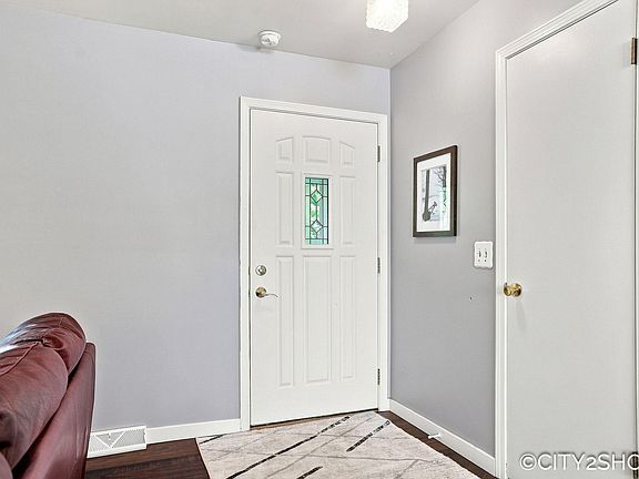 5th image of 418 Harrison St