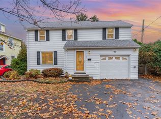 90 Durand Dr, Rochester, NY 14622