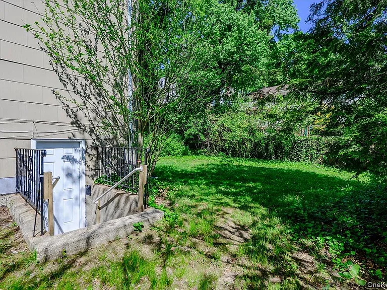 43 Evert St — Photo 26