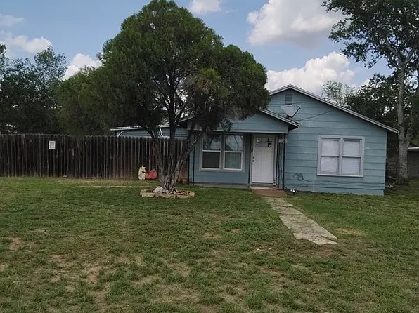 469 Rose Blvd, Charlotte, TX 78011