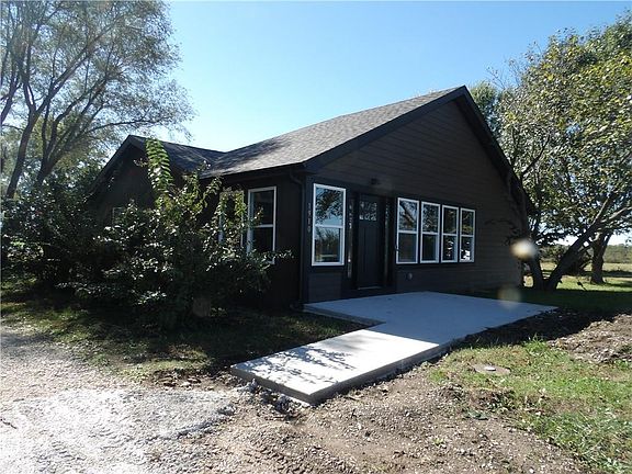 2nd image of 1910 SW 650th Rd