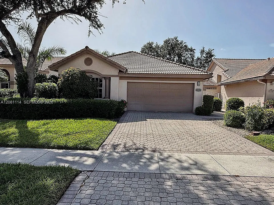 8976 Shoal Creek Ln