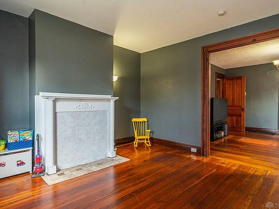 4th image of 1334 Arbor Ave