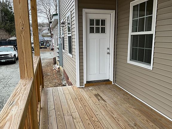 4th image of 90 Elm St #1