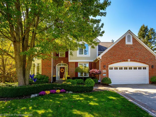 45595 Irvine Dr, Novi, MI 48374