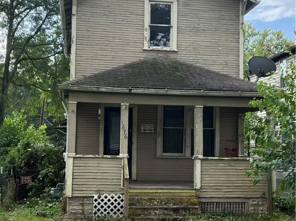 1676 Etruria St, East Liverpool, OH 43920