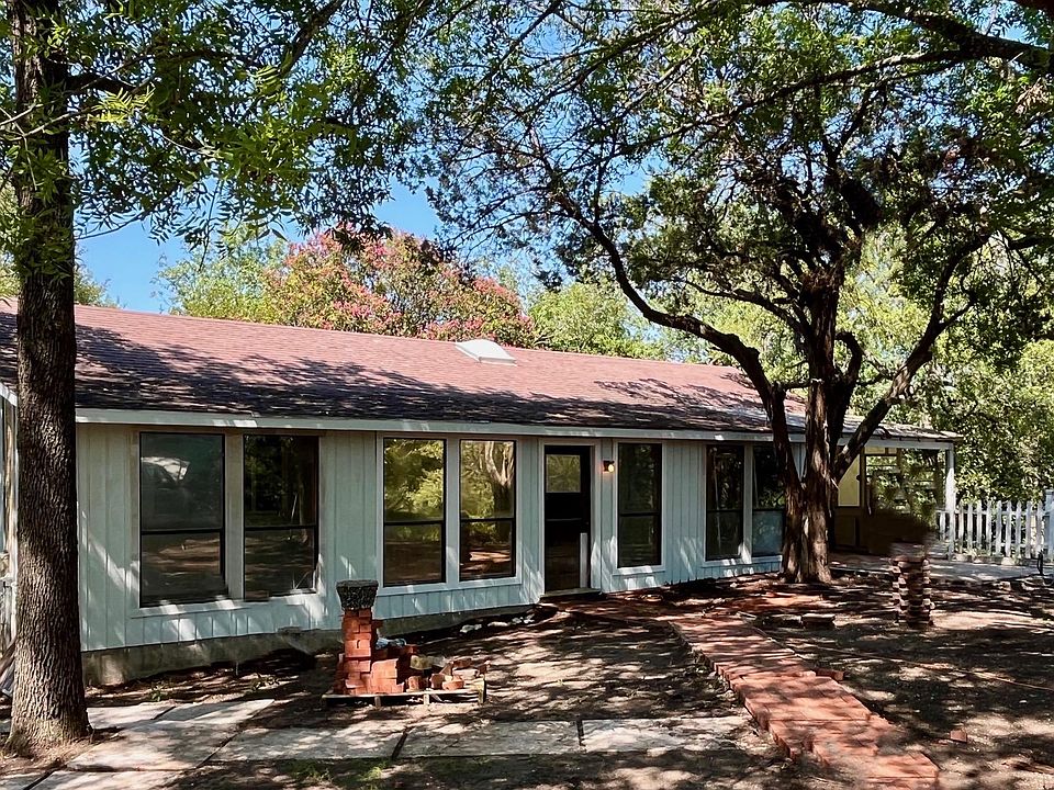 1500 sq ft tree-shaded cottage....landscaping in progress