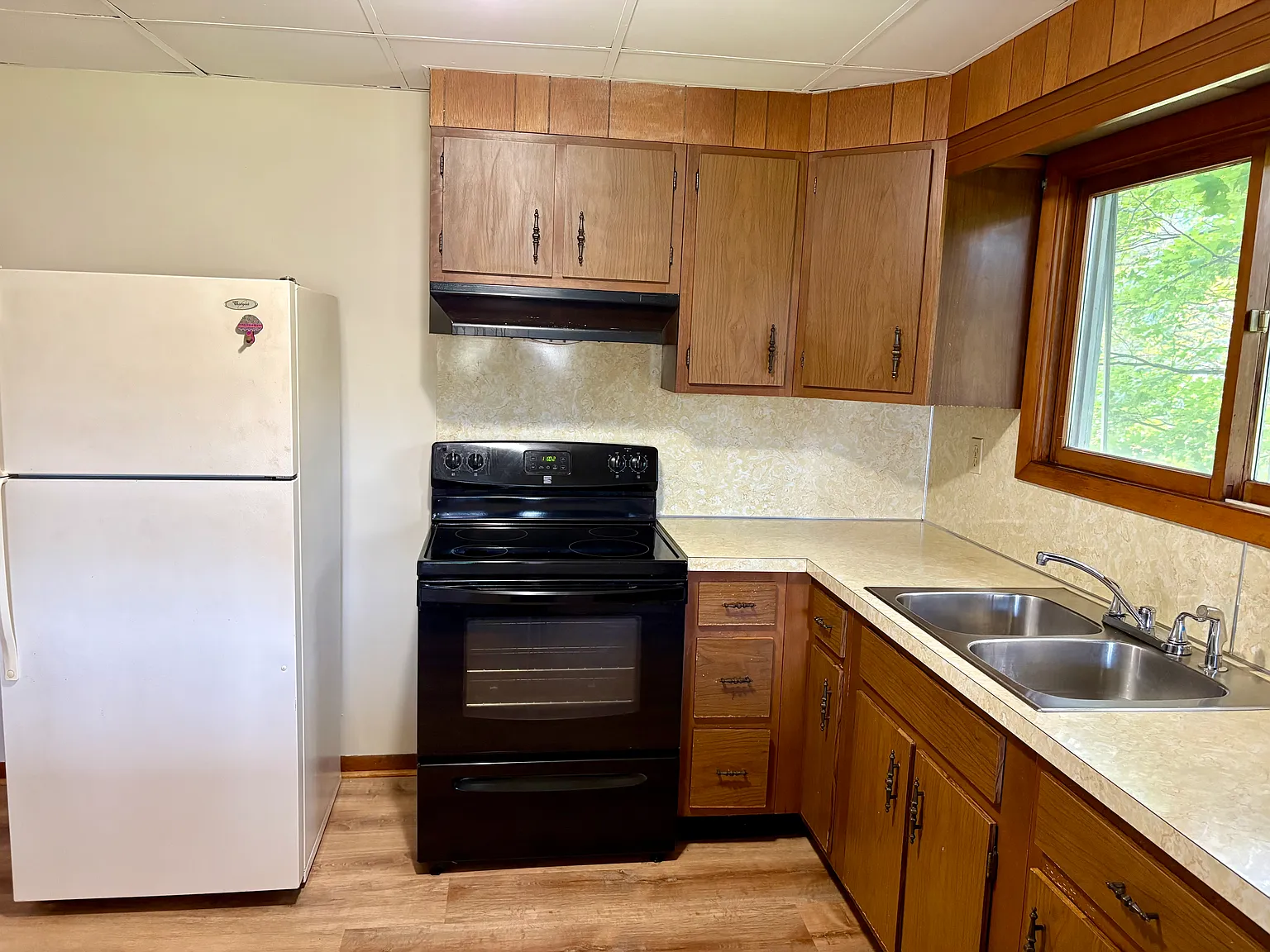 2 bed, 1000 sqft, $585 — Photo 2