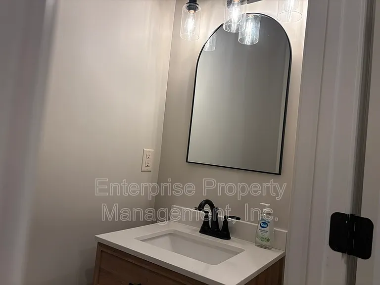 239 McLaughlin Dr — Photo 21