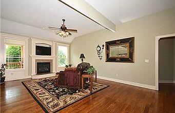 4th image of 18006 Belinda Dr