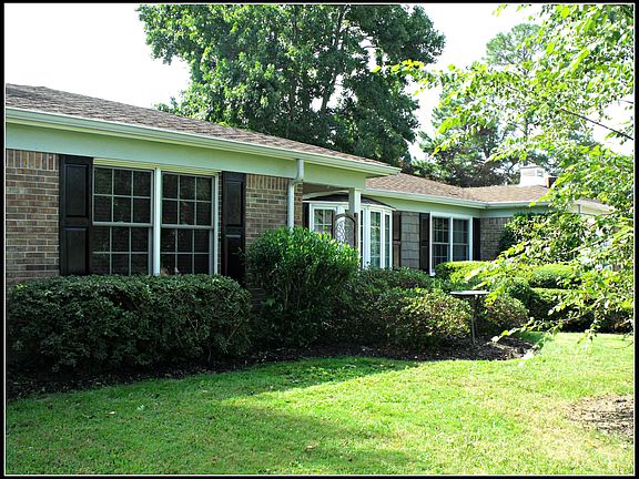 4th image of 3349 Prince Edward Ct