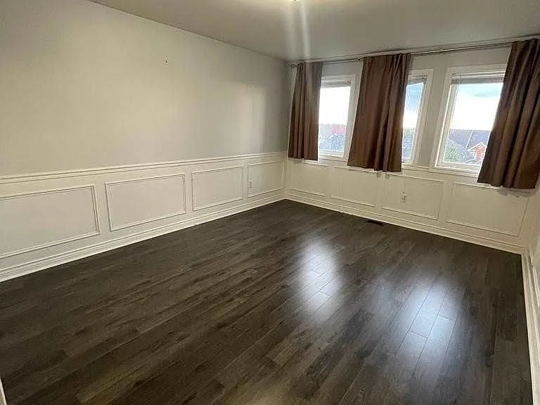 32 Dooley Cres #MAIN FLOOR — Photo 7