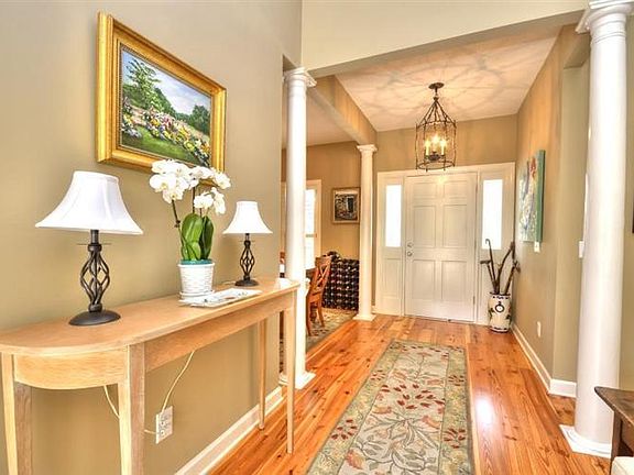 3rd image of 4139 Devonshire Lane SE