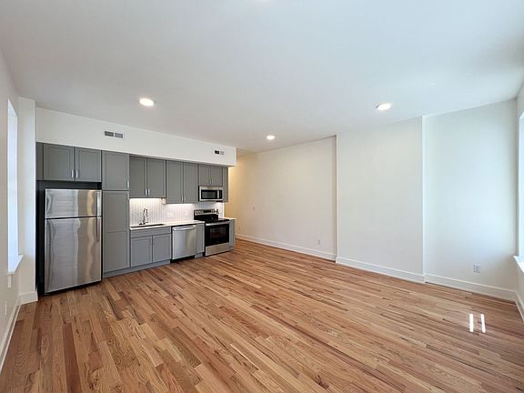 5th image of 1400 Clay St #201
