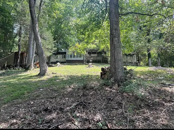 1421 Beaver Lake Rd, Lawrenceburg, KY 40342