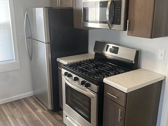 2nd image of 1003 Lincoln St