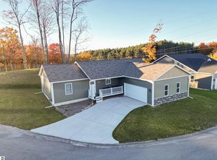 1420 Umber Dr, Traverse City, MI 49696