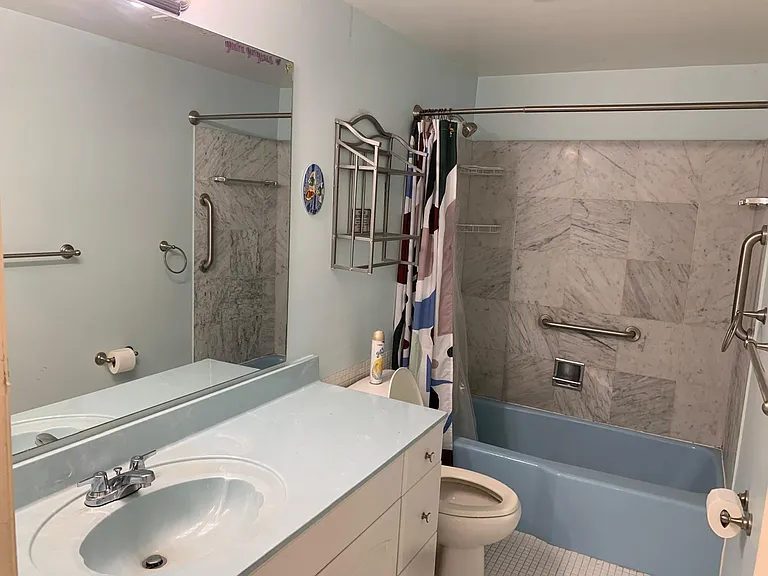 2453 NE 51st St #D316 — Photo 10
