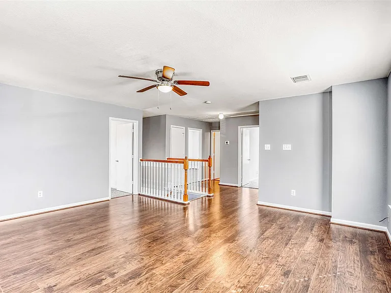 19039 Remington Park Dr — Photo 17