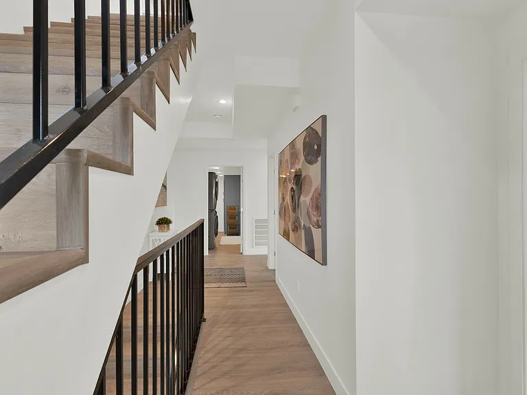 University Row Homes — Photo 9