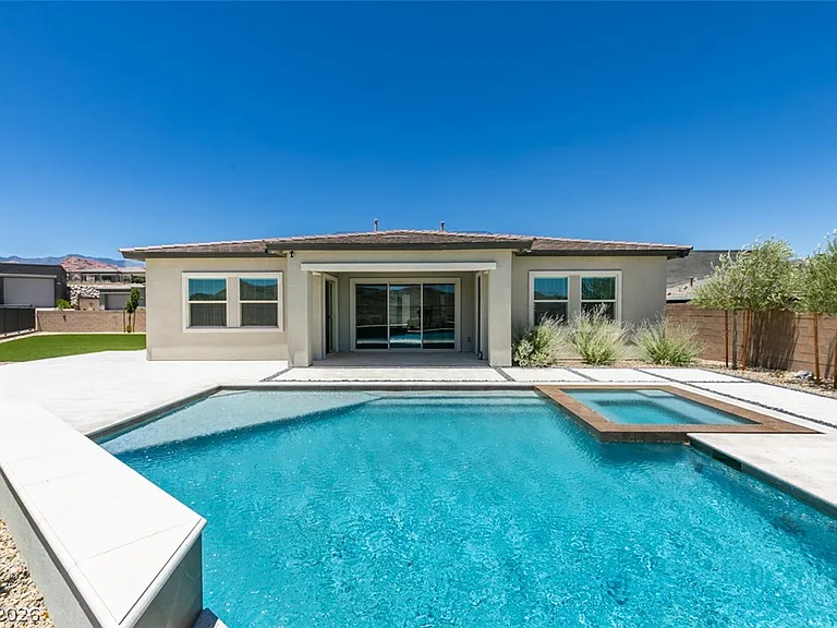 988 Edinburgh Fields Ct — Photo 49