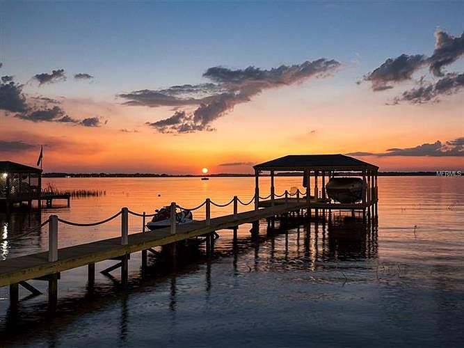 1st image of 912 Sunset Shores Dr