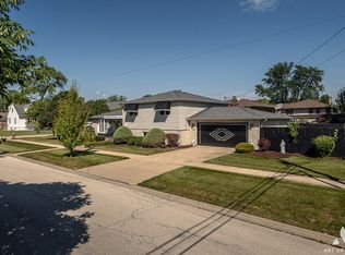 8549 Latrobe Ave, Burbank, IL