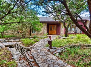 696 Rim Rock Rd, Kerrville, TX 78028