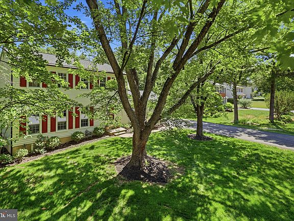 3rd image of 2412 Rosedown Dr