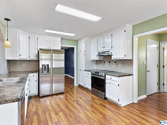 4th image of 121 Pattiwood Dr