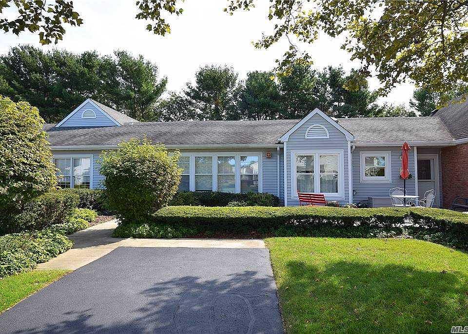 1st image of 15 Standish Dr