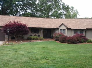 115 Fairway Dr, Advance, NC 27006