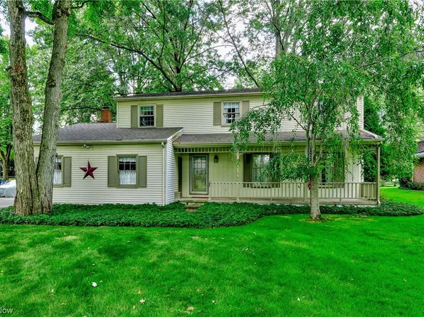 651 Deerwood Dr, Tallmadge, OH 44278