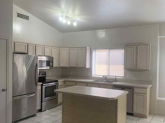 3rd image of 7949 N Panamint Dr