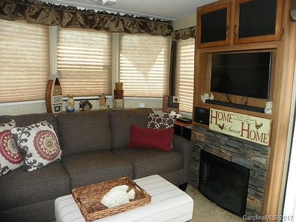 3rd image of 114 Scenic View Ln #250