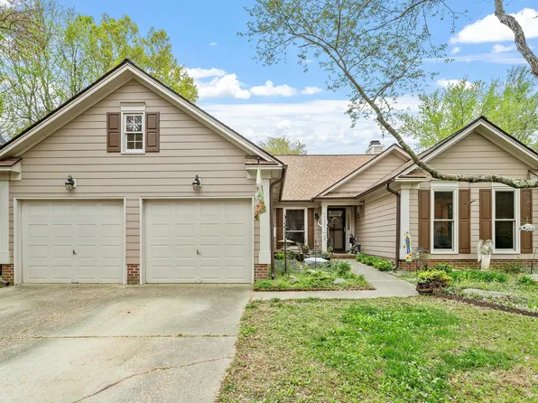 11821 Fairlie Pl, Raleigh, NC 27613