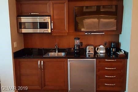 4th image of 135 Harmon Ave #1718
