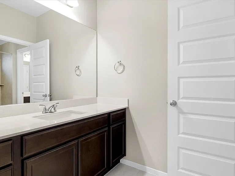 135 Lyndon Dr — Photo 16