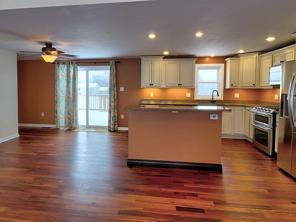 4th image of 7 Oak Dr