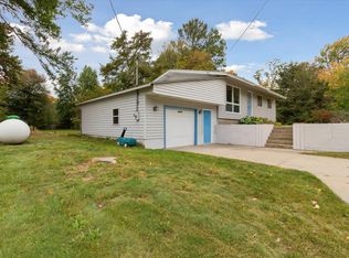 16104 Lincoln St, Grand Haven, MI 49417